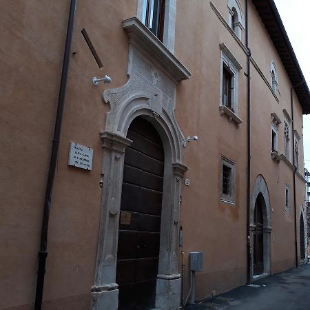 B&B Palazzo Cappa LʼAquila Exterior foto